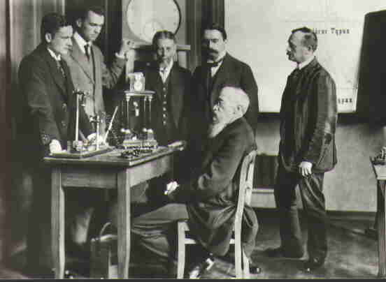 מעבדתו של ווילאם וונדט (Wilhelm Wundt, 1832-1920), שייסד את מעבדת המחקר הפסיכולוגית הראשונה בהיידלברג, ושם עשה שימוש באינטרוספקציה כשיטת מחקר.מעבדת המחקר של וונדט, מאבות הפסיכולוגיה