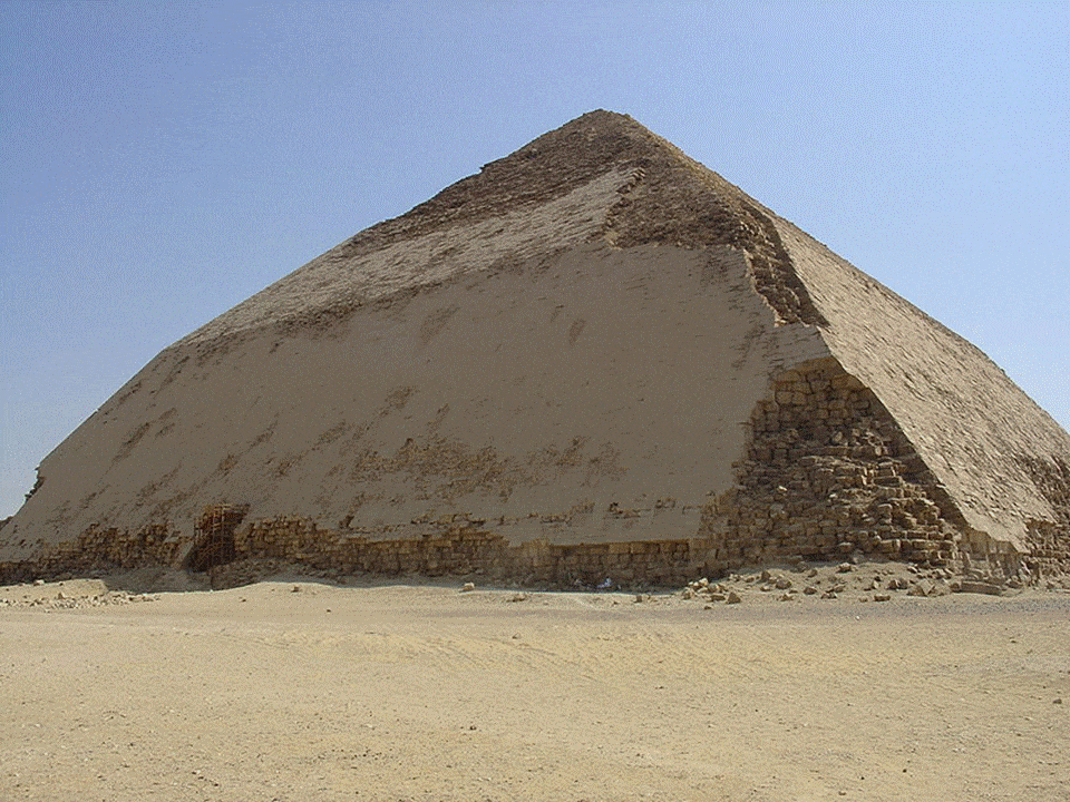 The crooked pyramid, uploaded to Wikipedia by Ivrienen