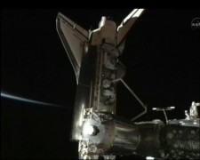בתמונה: מעבורת החלל אנדוור ומעבדת קולומבוס של סוכנות החלל האירופית נראים כאן לאחר עגינת המעבורת בתחנת החלל ב-18 במאי 2011. צילום: נאס"א
