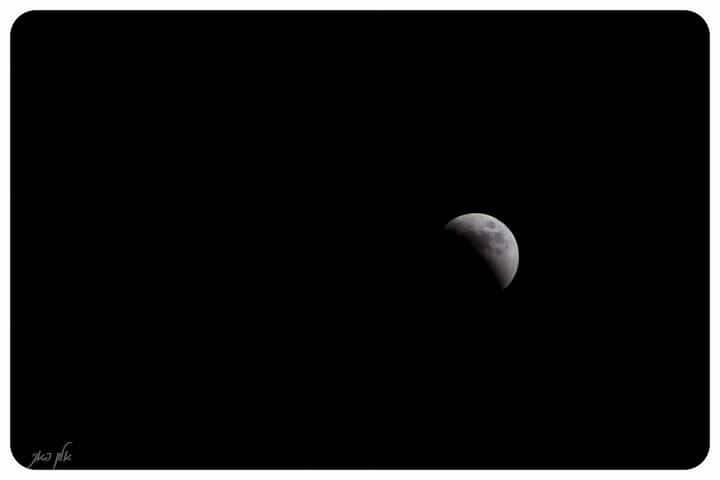 ליקוי הירח 15/6/2011 - תחילת הליקוי. צילום: אלון באני במצפה הכוכבים בגבעתיים