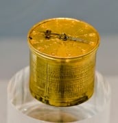 שעון עתיק. מתוך ויקימדיה קומונס