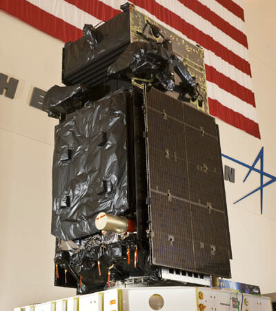 לווין SBIRS-Hight לקראת העברתו לאתר השיגור. צילום: Lockheed Martin Photo תצפית, מעקב ויירוט