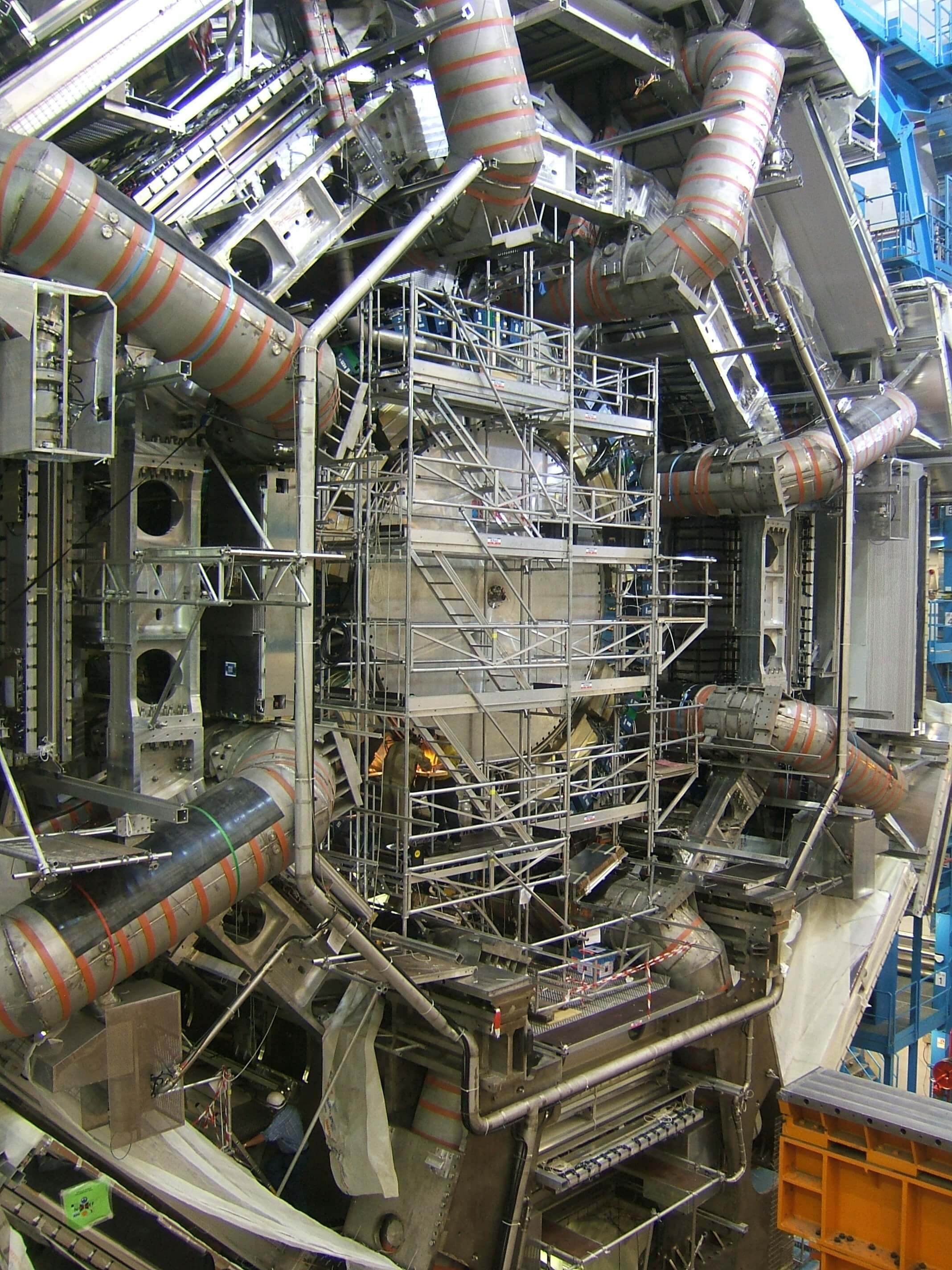 ניסוי אטלס ב-CERN. מתוך ויקיפדיה