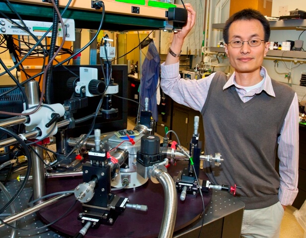 פיידונג יאנג, כימאי מהמחלקה למדעי החומרים במעבדה הלאומית ע"ש לורינס בברקלי