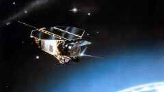 הלוויין ROSAT מתקרב לאטמוספירה. איור: DLR