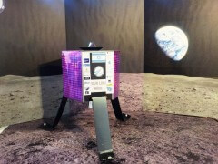 דגם החללית הישראלית של SPACE-IL שאמורה לטוס לירח במסגרת תחרות גוגל X פרייז