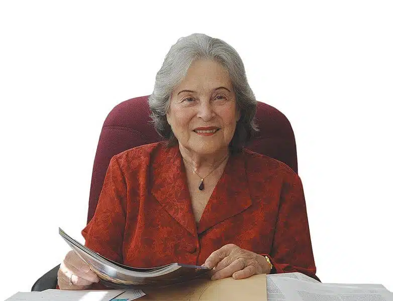 פרופ' רות ארנון, מתוך ויקיפדיה