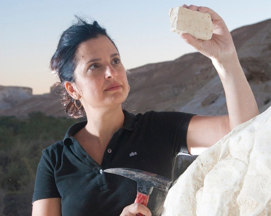 Dr. Sigal Abramovich in action. Photo: Danny Machlis, Ben-Gurion University.