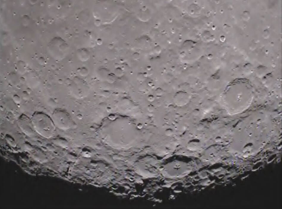 הצד המרוחק של הירח כפי שצולם על ידי החללית Ebb, אחת משתי חלליות GRAIL המקיפות את הירח, ינואר 2012