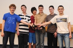 חברי הנבחרת הישראלית לאולימפיאדת המתמטיקה, קיץ 2012 בארגנטינה. צילום: מכון ויצמן