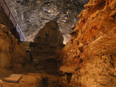 The lower part of the Wonderwork Cave in South Africa that was excavated revealed the remains of bonfires that were a year old. Photo: University of Toronto and the Hebrew University