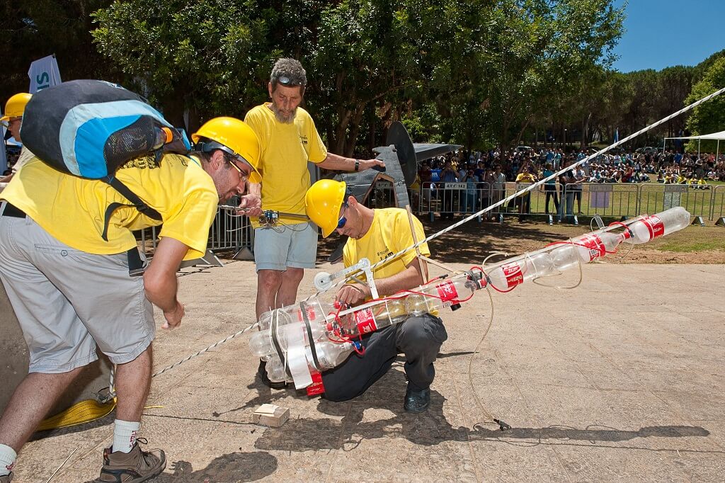 "Bitzbats 2000", "Ascender" and "A Witch on a Broom" won the "Technorush" competition at the Technion