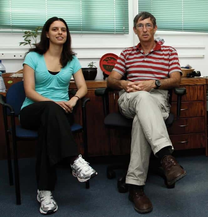 Right: Prof. Gideon Schreiber and Yael Philip. real time. Photo: Weizmann Institute