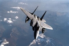 מטוס קרב מסוג F-15. האם ניתן להשתמש במוחותיהם של הטייסים במהירות גבוהה, ככלים לזיהוי וגילוי מטרות? מתוך ויקיפדיה