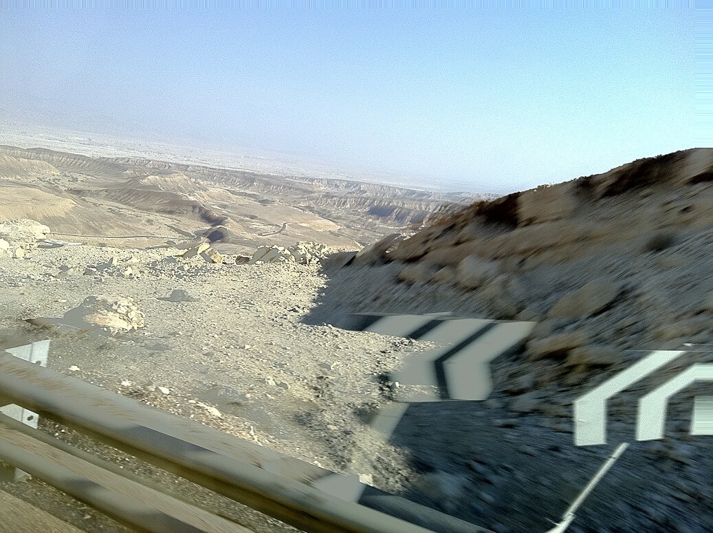 Desert landscape in the windings of road 25 from Dimona to the Arava junction, August 12, 2012. Photo: Avi Blizovsky