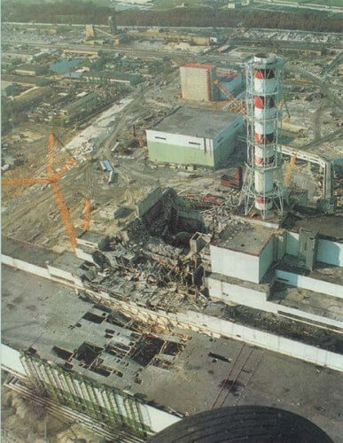 The damaged reactor in Chernobyl, shortly after the disaster. From Wikipedia