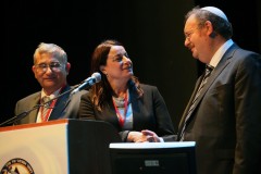 רונה רמון (במרכז) עם שר המדע והטכנולוגיה דניאל הרשקוביץ (מימין) ומנכ"ל המשרד מנחם גרינבלום