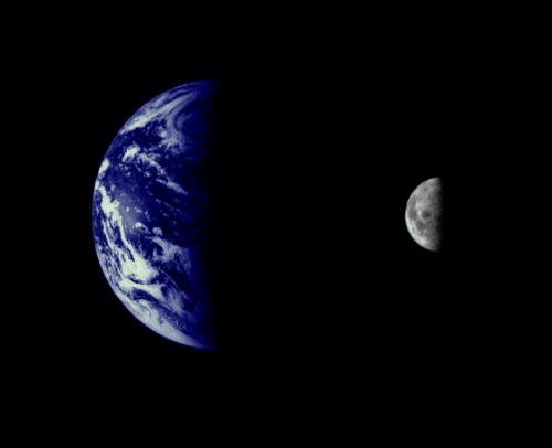 כדור הארץ והירח כפי שנראו על ידי מארינר-10 בדרכה לנוגה בשנת 1973. Credit: NASA