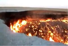 צילום מסך מתוך סרט המופץ ביוטיוב שאמור לכאורה לתאר את המכתש שנוצר מהמטאוריט שפגע ב-15 בפברואר 2013 ברוסיה