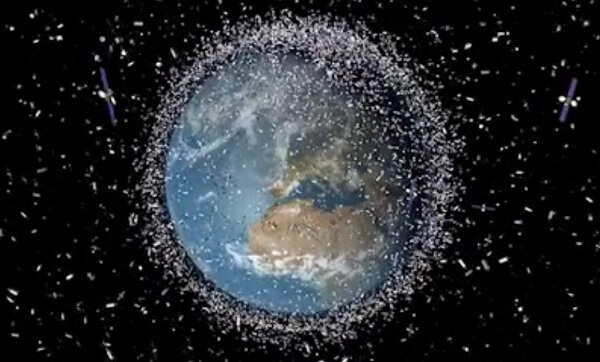 הלוויינים טסים בצפיפות העלולה לגרום להתנגשויות. אילוסטרציה: סוכנות החלל האירופית (ESA)