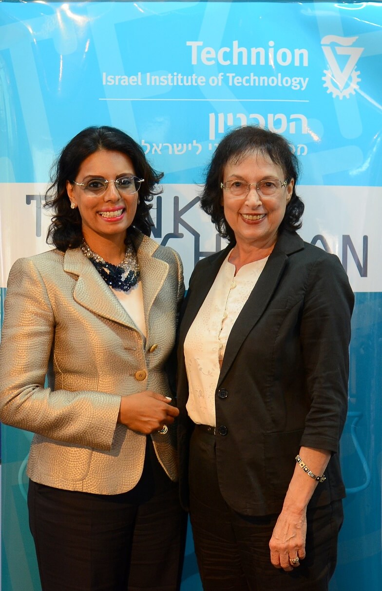בתמונה: ד"ר קנטה אחמד (משמאל) עם פרופסור מרים ארז. צילום: דוברות הטכניון