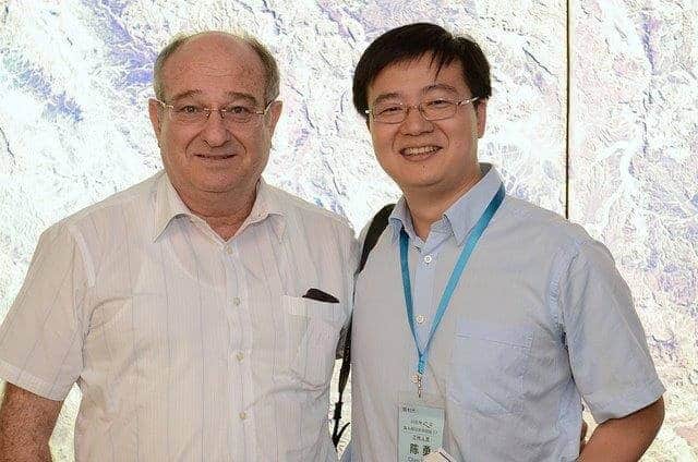 The president of the Technion with the head of the Chinese delegation Chen Yong. Photo: Shitzo Photo Services, Technion Barracks