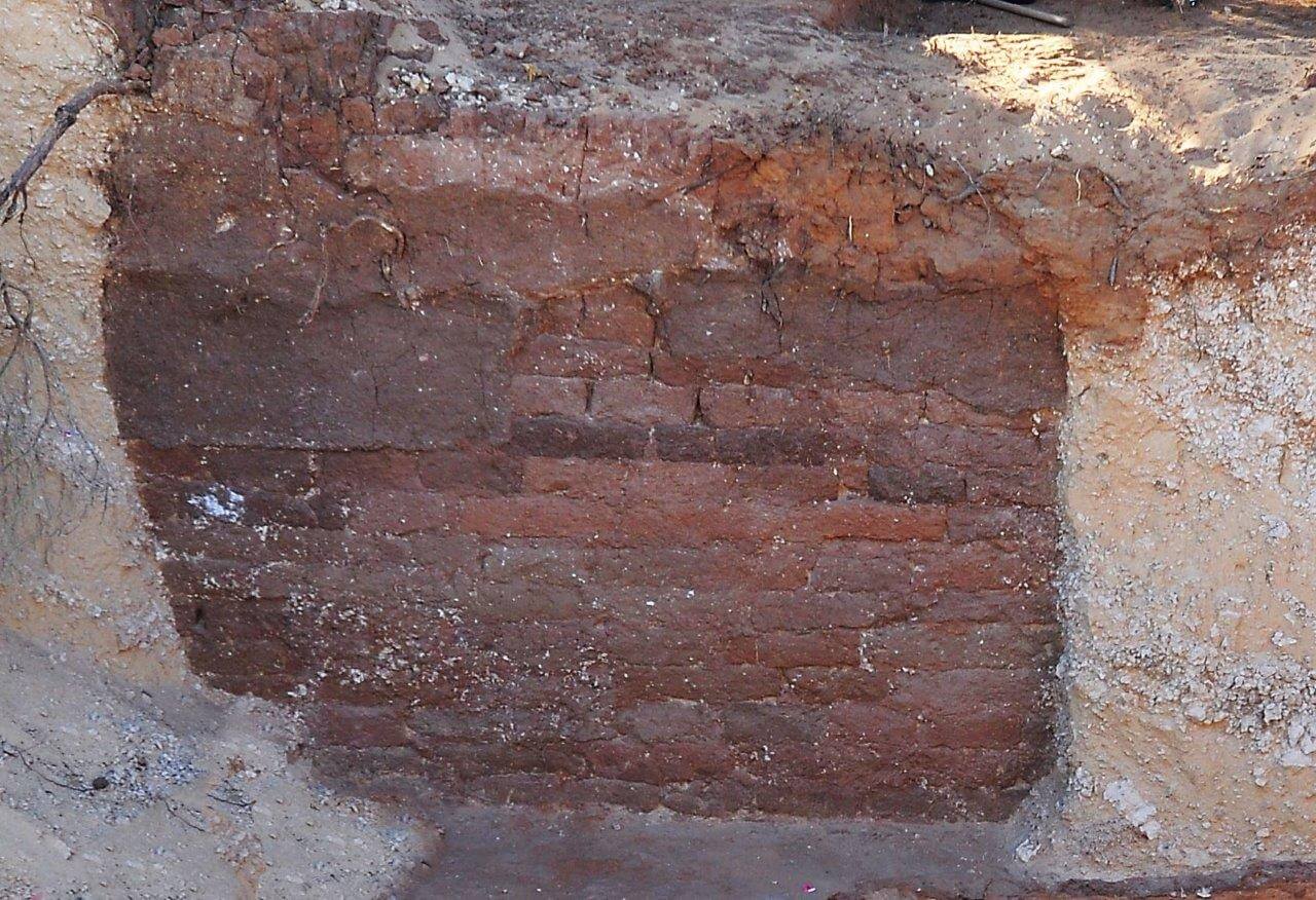 A section of an ancient wall uncovered in Ashdod-Yam excavations by Tel Aviv University researchers, August 2013