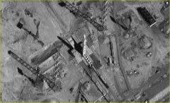 לוויין התצפית הישרלאי ארוס B של חברת אימג'סאט צילם את המשגר ובתוכו הלווין עמוס 4, שעות אחדות לפני שיגורו מבייקונור, קזחסטן ב-31 באוגוסט 2013. צילום: imagesat