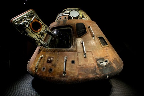 תא הפיקוד של אחת מחלליות אפולו המוצג במרכז החלל קנדי. צילום: shutterstock