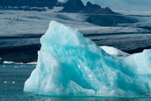 A sea glacier near Garland. Illustration: shutterstock