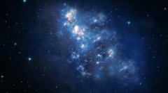 גדולה בהרבה משביל החלב, ומייצרת כוכבים בקצב אדיר. הדמיה של גלקסיית z8_GND_5296, באדיבות STScI/NASA