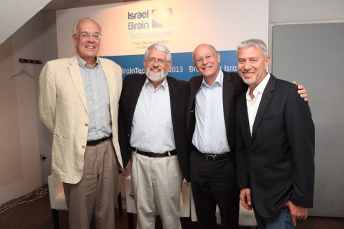 From right to left: Dr. Rafi Gidron, chairman and founder of the Israel Brain Technologies Association (IBT), Prof. Larry Abbott from Columbia University in the USA, Prof. Haim Sompolinsky, from the Hebrew University in Jerusalem and Prof. Brett Sakman, winner of the Nobel Prize in Medicine for 1991 and the chief scientific director at the Max Planck Institute in Florida.