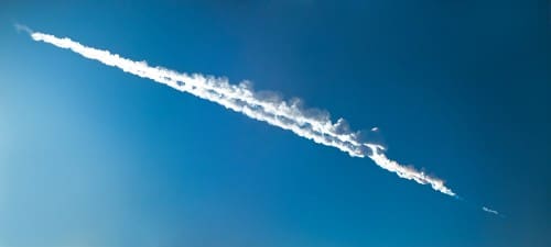 The smoke trail left by the meteorite that hit Chelyanbinsk. Photo: shutterstock