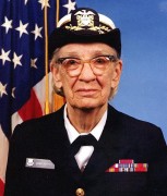 גרייס הופר בשנת 1984. צילום: הצי האמריקני. מתוך ויקיפדיה