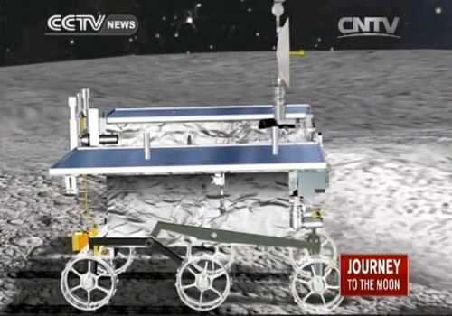 הדמיה של יציאת הרכב הרובוטי יוטו מתוך החללית שנג'ה 3. איור: סוכנות החלל הסינית, מתוך שידורי רשת CCTV 