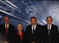 حفل قبول إسرائيل كدولة عضو في المنظمة الأوروبية للأبحاث النووية (CERN) الذي أقيم في جنيف بتاريخ 15/1/1013. الصورة: البروفيسور عيلام جروس، معهد وايزمان الذي شغل منصب رئيس مجموعة بحث هيغز في منشأة أطلس وقت الاكتشاف في عام 2012