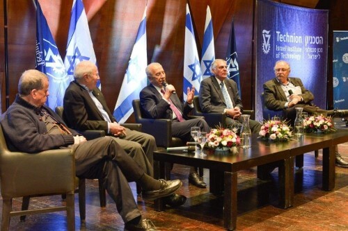 A panel discussion on "The Future of Scientific Research" with the participation of Nobel laureates and moderated by Dr. Yossi Vardi (from right to left: Dr. Yossi Vardi, Research Professor Dan Shechtman, President Shimon Peres, Research Professor Avraham Hershko and Research Professor Aharon Chachanover). Credit: Shlomo Shama, spokeswoman for the Technion.