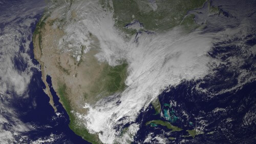 صورة حديثة لأمريكا الشمالية والرياح القطبية تهب على الساحل الشرقي للهواء البارد، فيما يظل الغرب جافا. الصورة: نوا