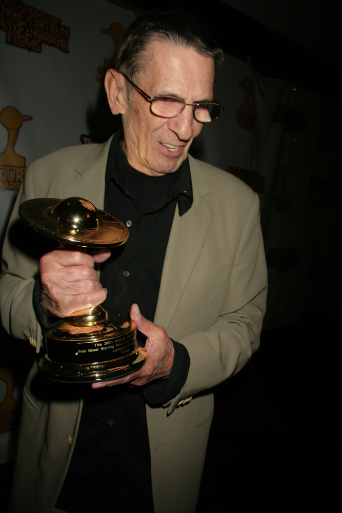 ליאונרד נימוי מקבל את פרס סאטורן בקליפורניה, 2010. s_bukley / Shutterstock.com