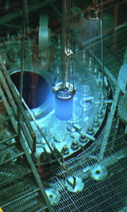 Blue glow of Cherenkov radiation seen in the isotope reactor of the Oak Ridge National Laboratory (ORNL): After separation and purification, the bercalium target was created for the production of the 117th element.