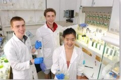 תלמידים מחוננים במעבדה. צילום: מכון דוידסון