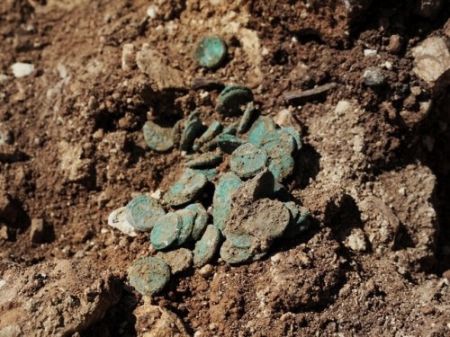A cache discovered near road No. 1 as found in the field. Photo: Vladimir Neikhin, courtesy of the Israel Antiquities Authority