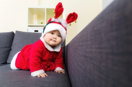 Crawling baby. Illustration: shutterstock