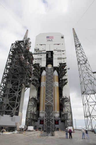 The new United Launch Alliance Delta IV Heavy rocket will make its first test launch on December 4. During the launch, Issa launched the experimental model of the Orion spacecraft. Photo: Image Credit: NASA/Dimitri Gerondidakis