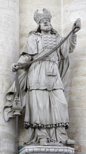 Baroque High Priest Statue of Judas, Church of Saint Nicholas in Brussels, Belgium. Photo: Renata Sedmakova / Shutterstock.com