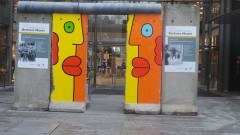 קטע מחומת ברלין, בתערוכה לרגל 25 שנה לנפילת חומת ברלין, פוטסדמר פלאץ, ספטמבר 2014. צילום: אבי בליזובסקי