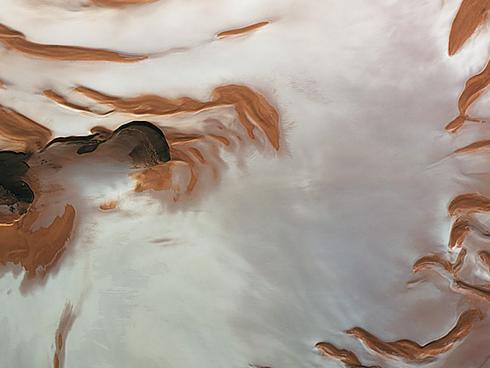 הקוטב הצפוני של מאדים ביום ההיפוך הקיצי. צילום: מארס אקספרס - סוכנות החלל האירופית