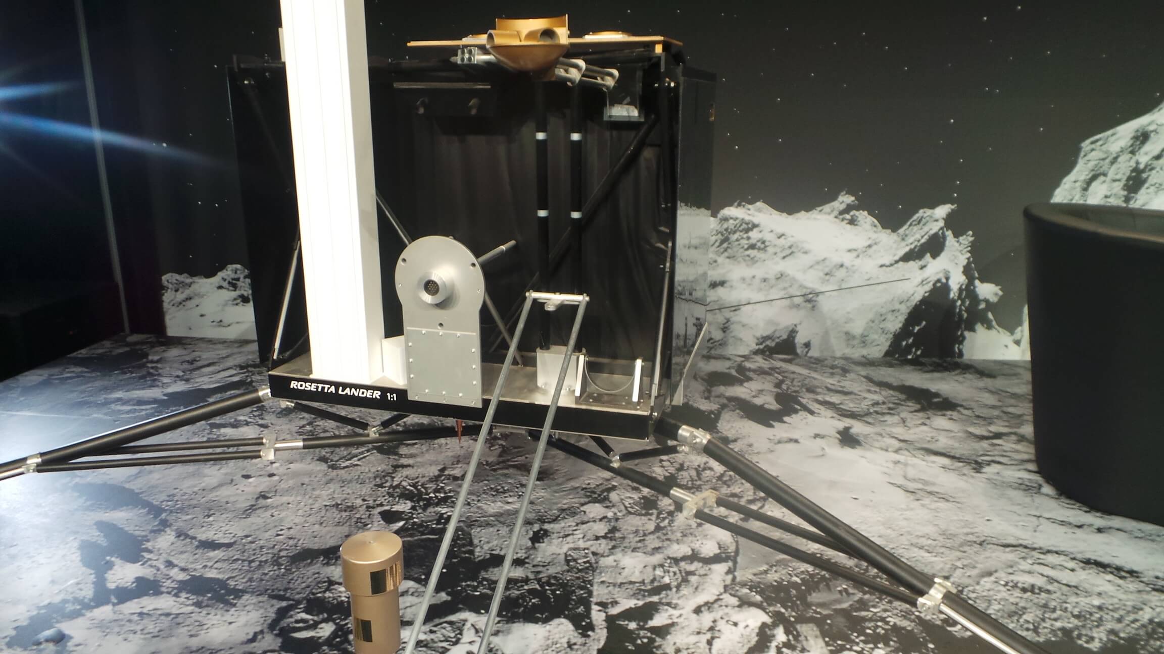 The model of the Philae lander on the stage of the event hall at the control center of the European Space Agency in Darmstadt, Germany, November 12, 2014. Photo: Avi Blizovsky