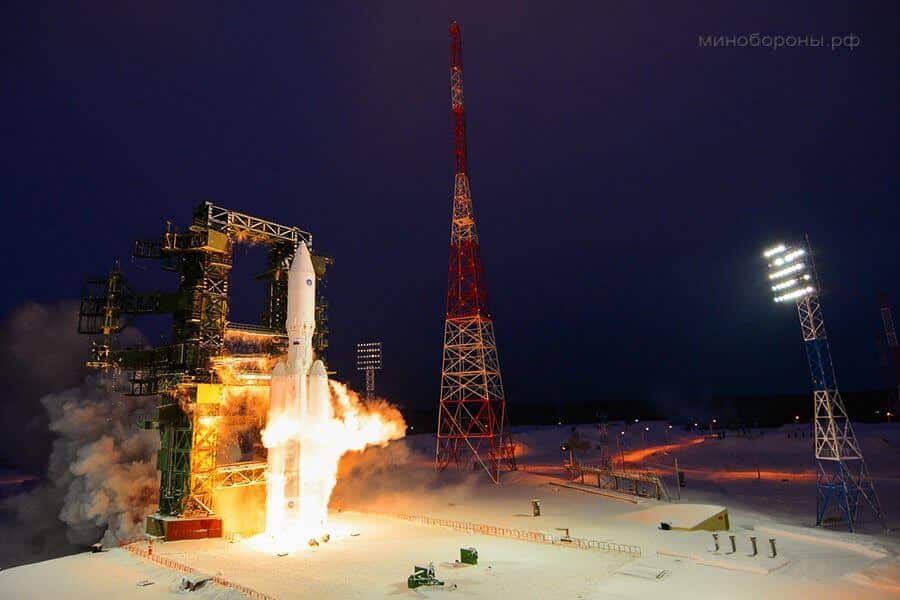 الإطلاق الأول لصاروخ Angara من قاعدة بليسيتسك الفضائية في روسيا في 23/12/14. الصورة: وكالة الفضاء الروسية