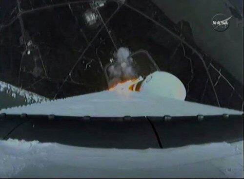 שיגור החללית אוריון, 5/12/14 כפי שהוא נראה ממצלמה המוצבת על החללית עצמה. צילום מסך מתוך הטלוויזיה של נאס"א